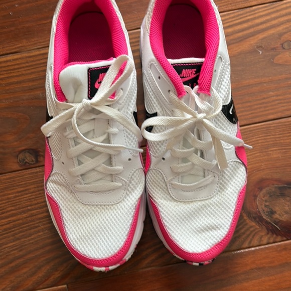 Nike Women's Athletic Shoes in Pink and White - Picture 3 of 4